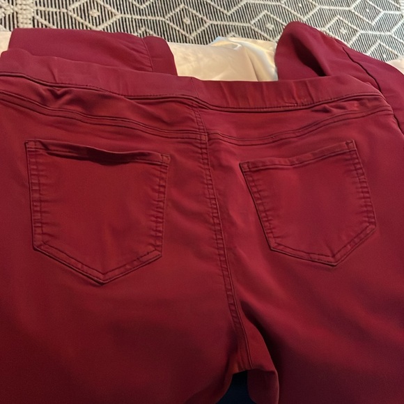 🌸🌺Leggings 15/17 no boundaries. Used great shape. Maroon/ wine color - Picture 4 of 4